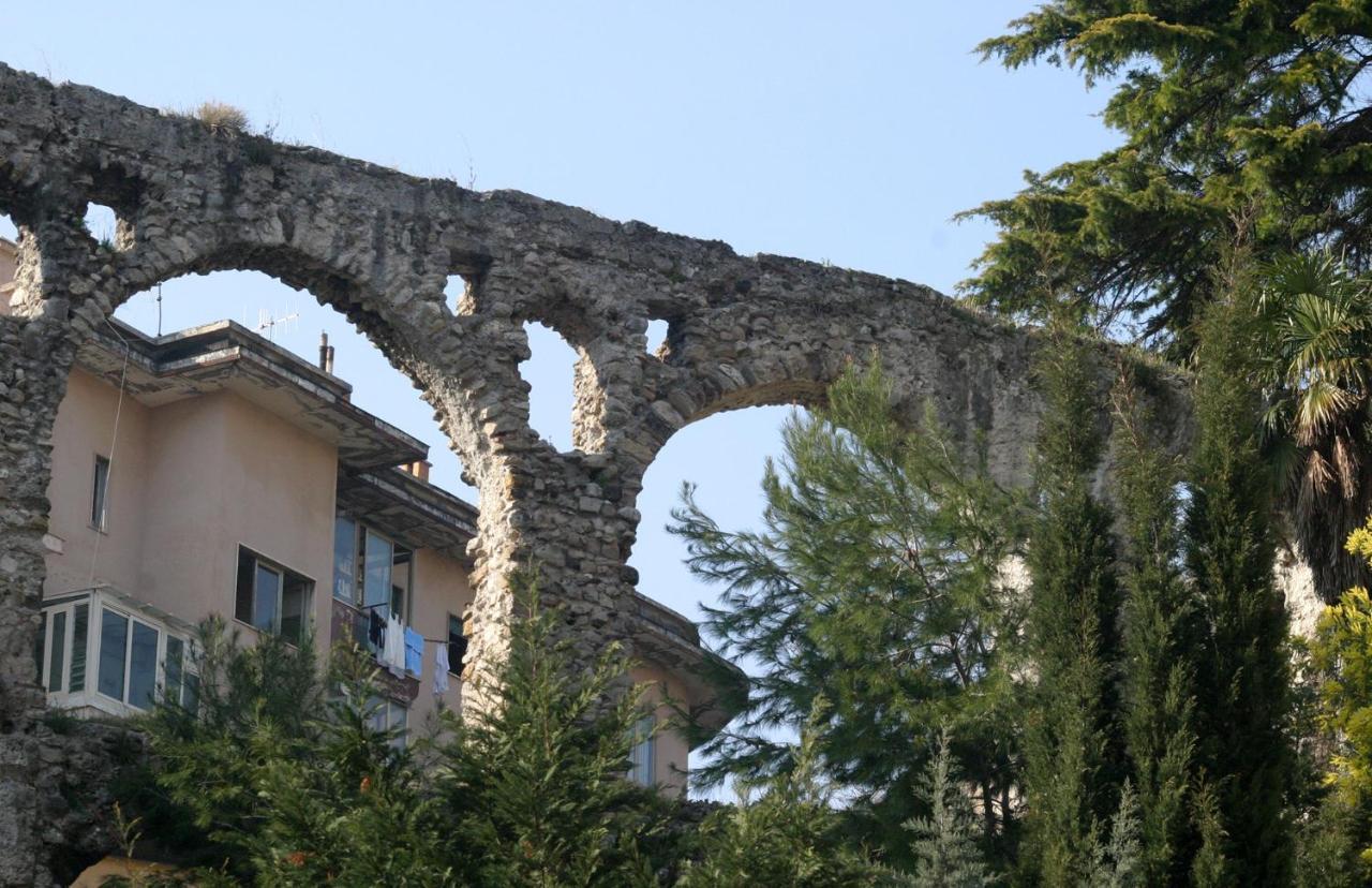 La Casa Sugli Archi Salerno Exterior foto