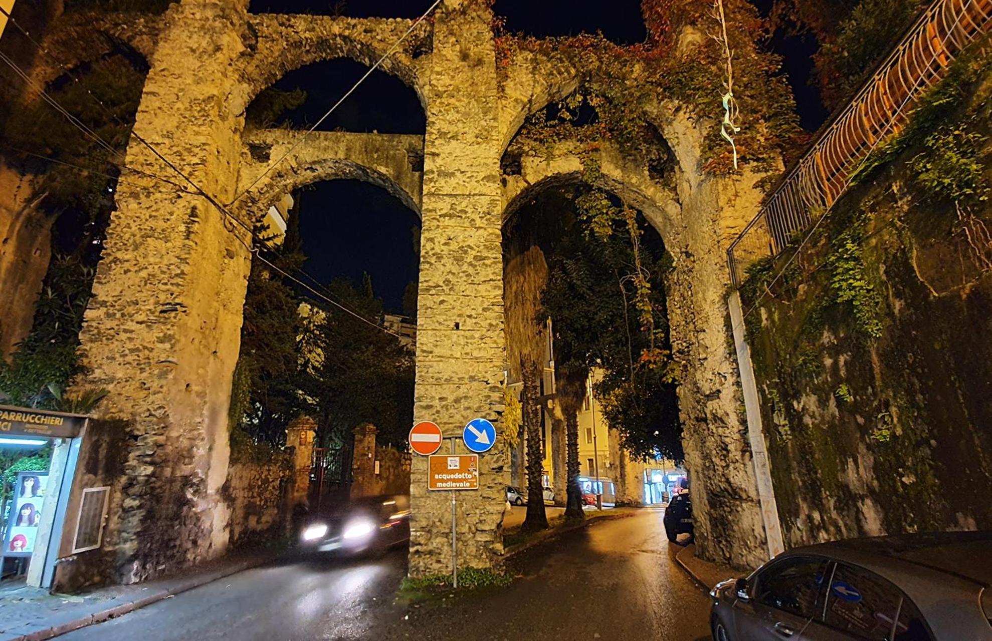 La Casa Sugli Archi Salerno Exterior foto